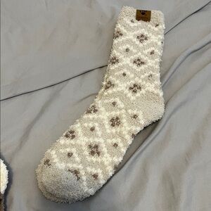 Cozy Beige Bearpaw Patterned Socks
